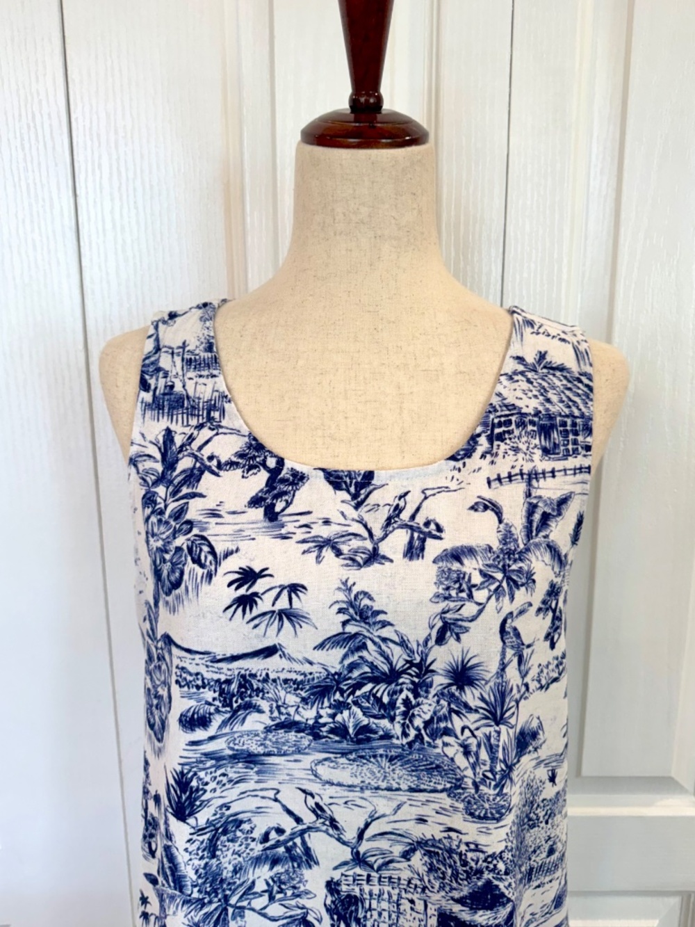 Women's Size L, Linen Blend Dress by Joie, Blue & White Tropical Print Pullover - Picture 3 of 11